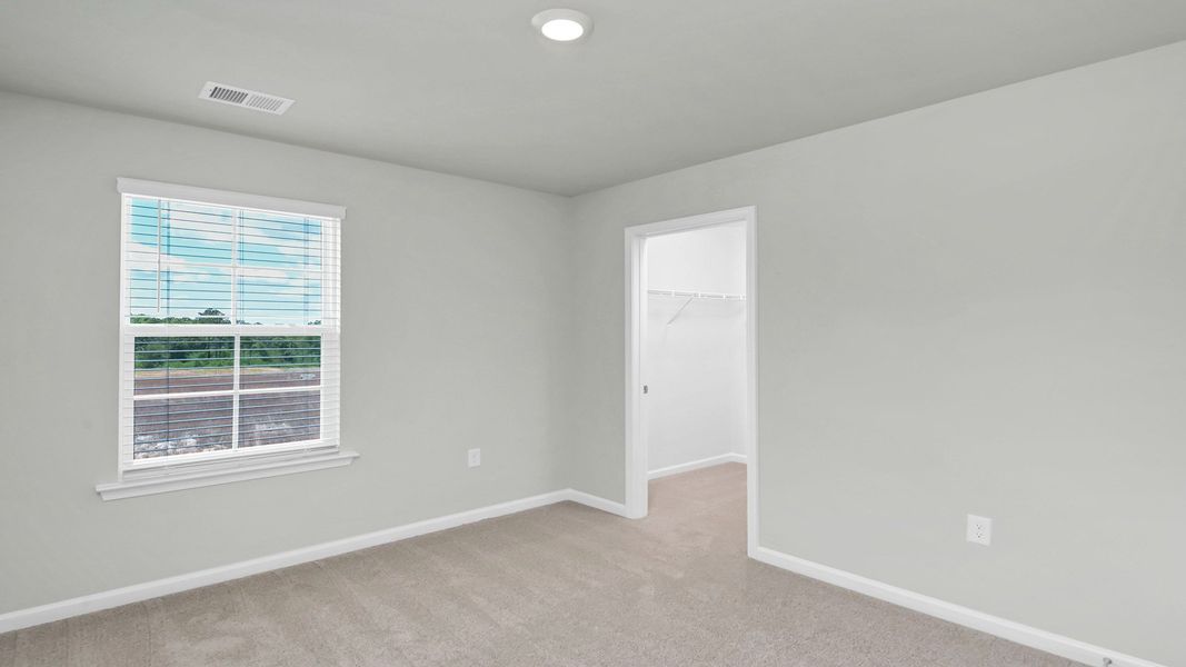 Spacious, unfurnished interior of a new home in Livingston Woods, Irmo (Image 22).
