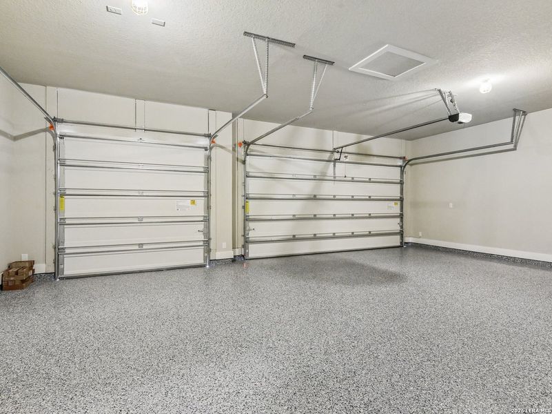 Spacious, unfurnished interior of a new home in Weltner Farms 60’s, New Braunfels (Image 23).