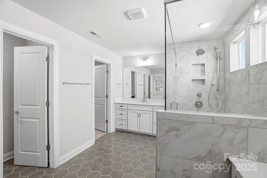 Furnished interior view inside a new home in Summerlin, Mooresville (Image 10).