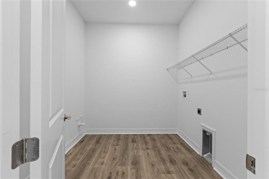 Spacious, unfurnished interior of a new home in The Reserve at Victoria, Deland (Image 21).