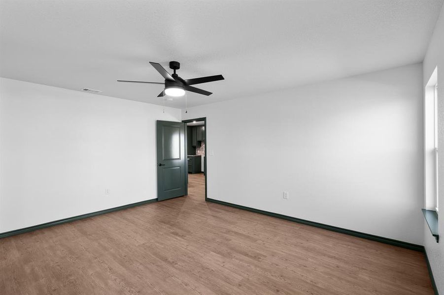 Spacious, unfurnished interior of a new home in , Nocona (Image 22).