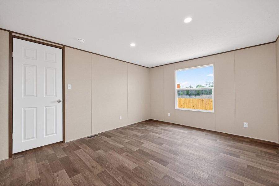 Spacious, unfurnished interior of a new home in , Cleveland (Image 26).