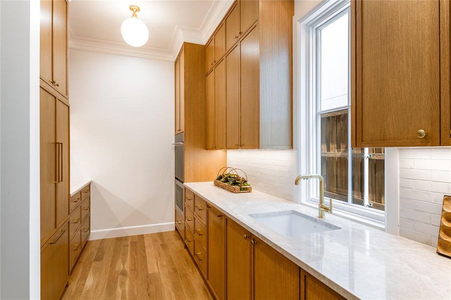 Furnished interior view inside a new home in , Highland Park (Image 13).