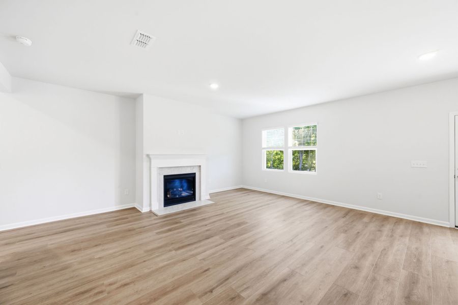 Spacious, unfurnished interior of a new home in Grand Arbor, Blythewood (Image 14).