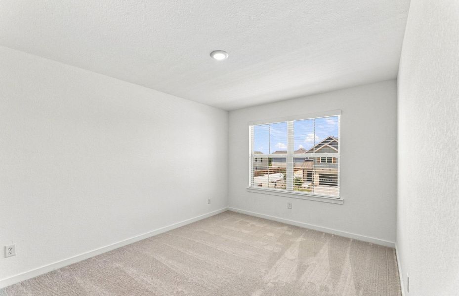 Spacious, unfurnished interior of a new home in Santa Rita Ranch, Liberty Hill (Image 24).