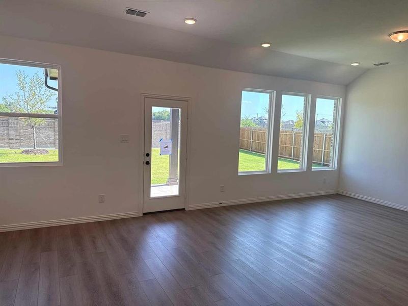 Spacious, unfurnished interior of a new home in Meadow Park, Melissa (Image 30). Spacious, unfurnished interior of a new home in Meadow Park, Melissa (Image 30).