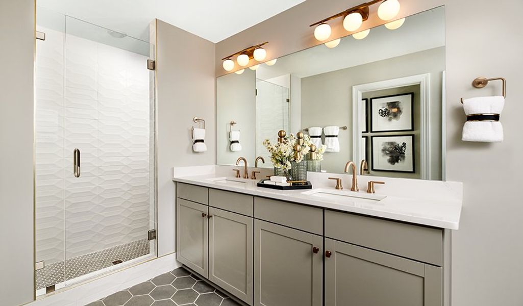 Moonstone-E914-TheRidgeAtCarter'sStation Owner's Bathroom