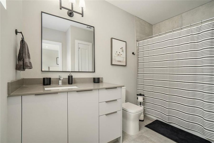 Furnished interior view inside a new home in , Atlanta (Image 21).