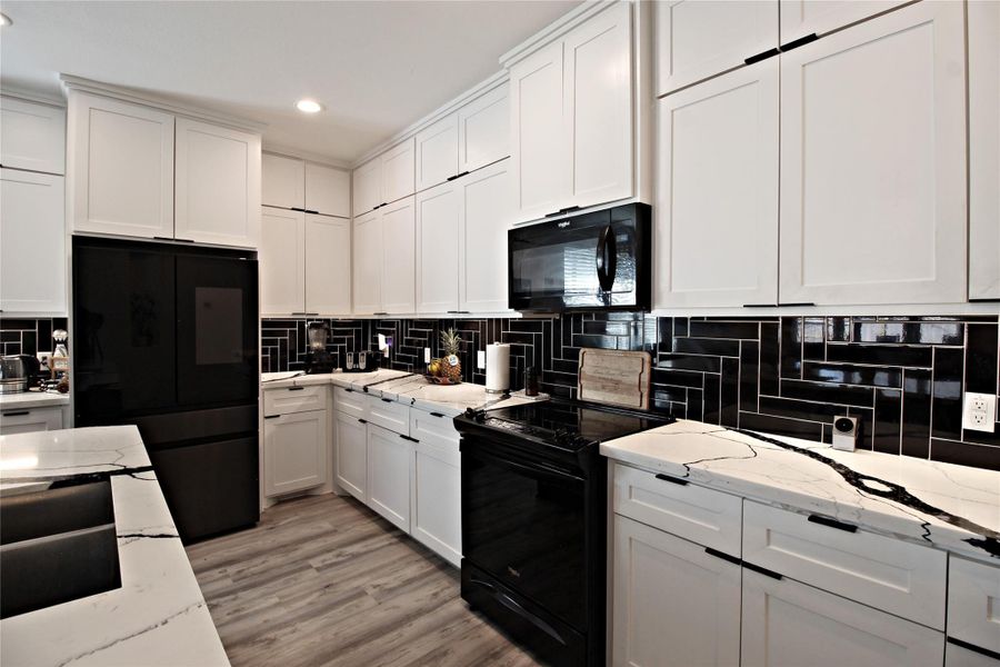 Furnished interior view inside a new home in , Baytown (Image 7).