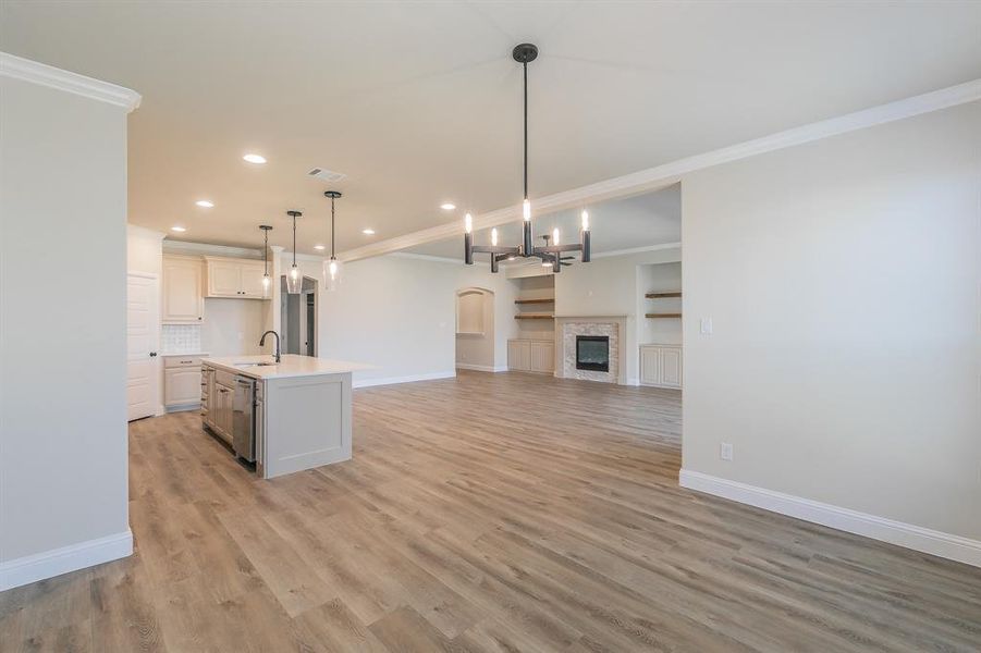 Spacious, unfurnished interior of a new home in , Alvarado (Image 25).