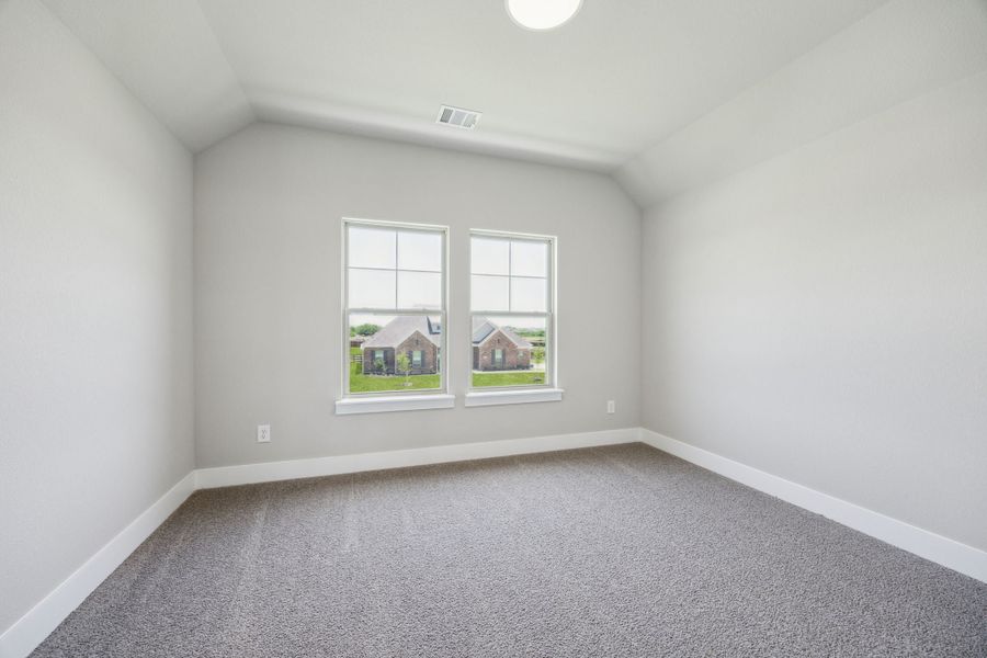 Spacious, unfurnished interior of a new home in Ellis Ranch Estates, Waxahachie (Image 28).