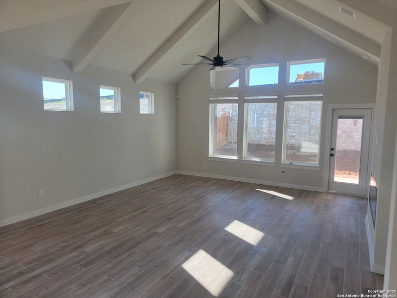 Spacious, unfurnished interior of a new home in Meyer Ranch, New Braunfels (Image 13). Spacious, unfurnished interior of a new home in Meyer Ranch, New Braunfels (Image 13).