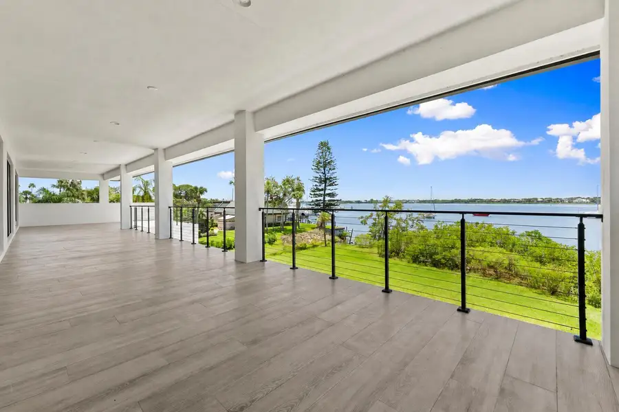 Second floor deck
