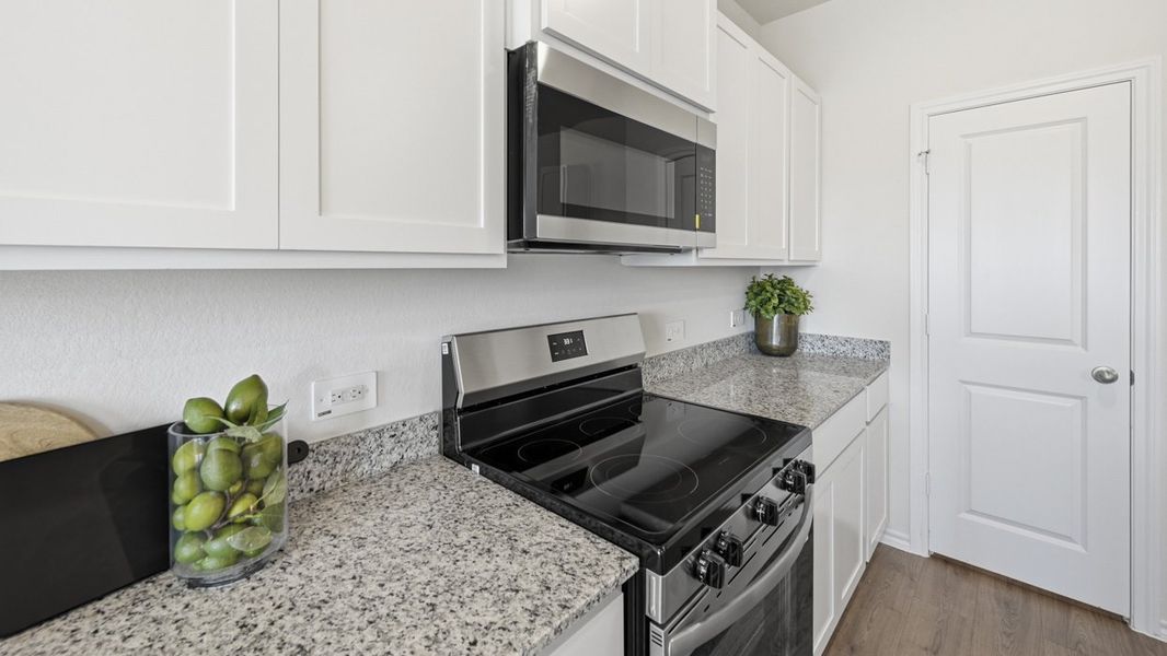 Furnished interior view inside a new home in Saddlebrook, Waxahachie (Image 32).