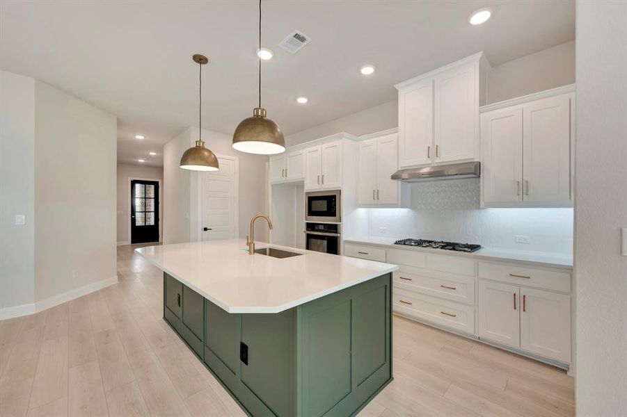 Furnished interior view inside a new home in Mantua Point Classics, Van Alstyne (Image 12). Furnished interior view inside a new home in Mantua Point Classics, Van Alstyne (Image 12).