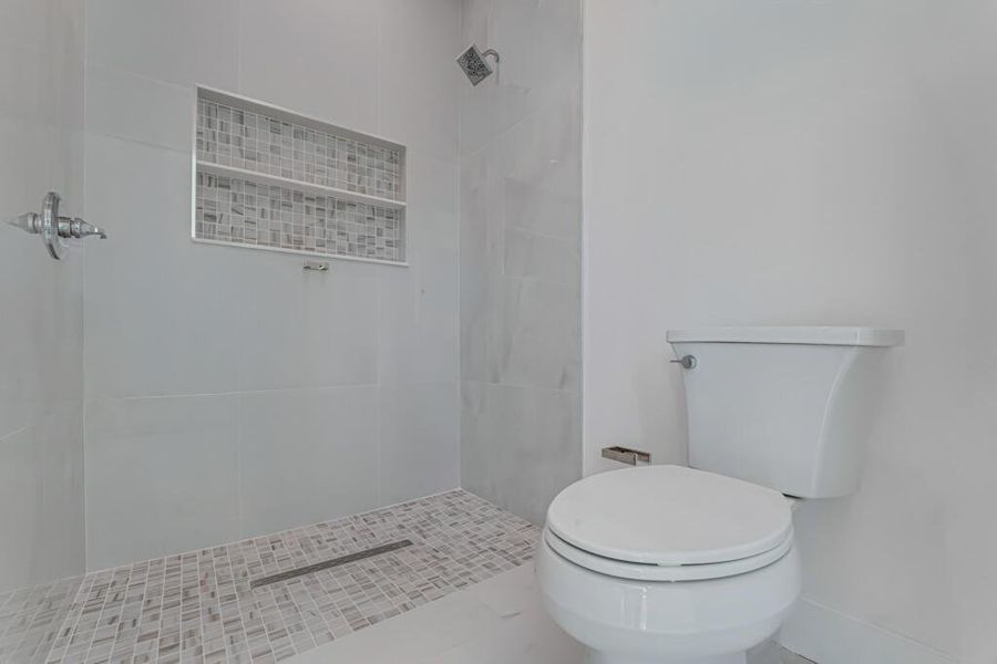 Furnished interior view inside a new home in , Lake Worth (Image 13).