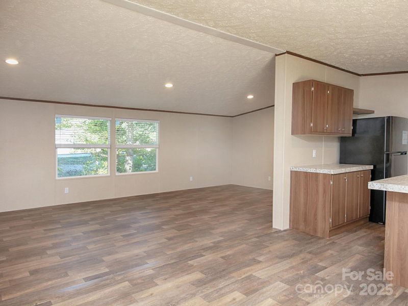 Spacious, unfurnished interior of a new home in , Catawba (Image 23).