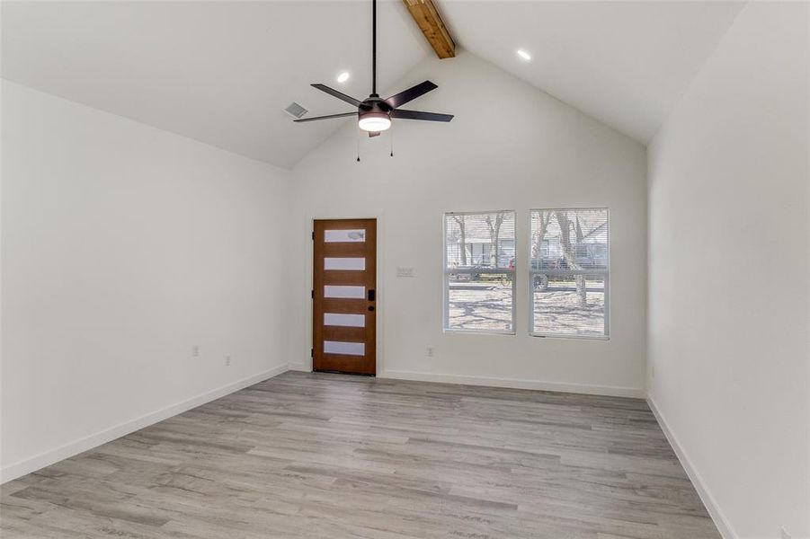 Spacious, unfurnished interior of a new home in , Dallas (Image 26).