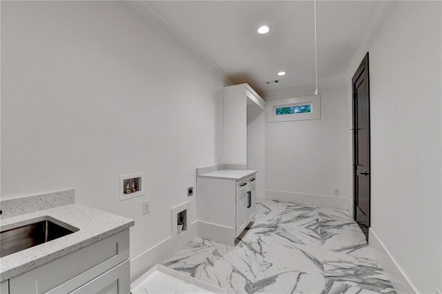 Furnished interior view inside a new home in , Buford (Image 29).