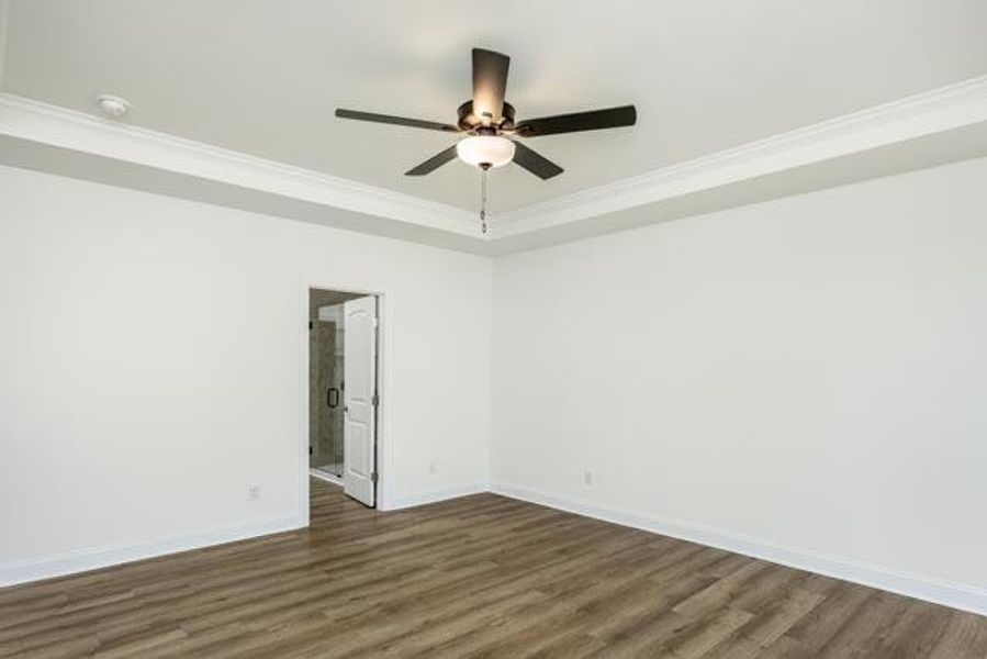 Spacious, unfurnished interior of a new home in Daniel Farms, Benson (Image 22).