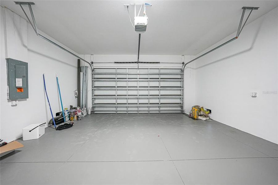 Spacious, unfurnished interior of a new home in , Port Charlotte (Image 21).