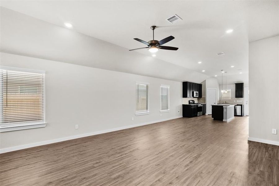 Image 17 of a home in Magnolia Ridge.