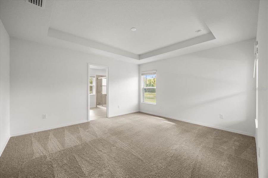 Spacious, unfurnished interior of a new home in Hickory Ranch, Auburndale (Image 10).