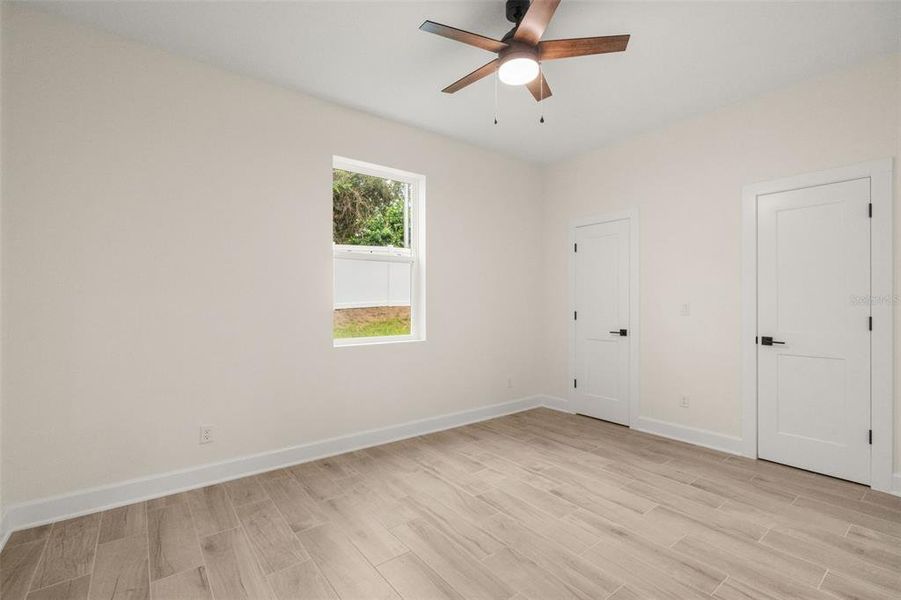 Spacious, unfurnished interior of a new home in , Mascotte (Image 22).