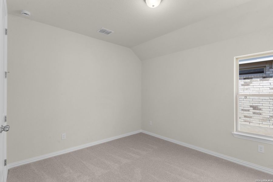 Spacious, unfurnished interior of a new home in Clear Creek, New Braunfels (Image 20).