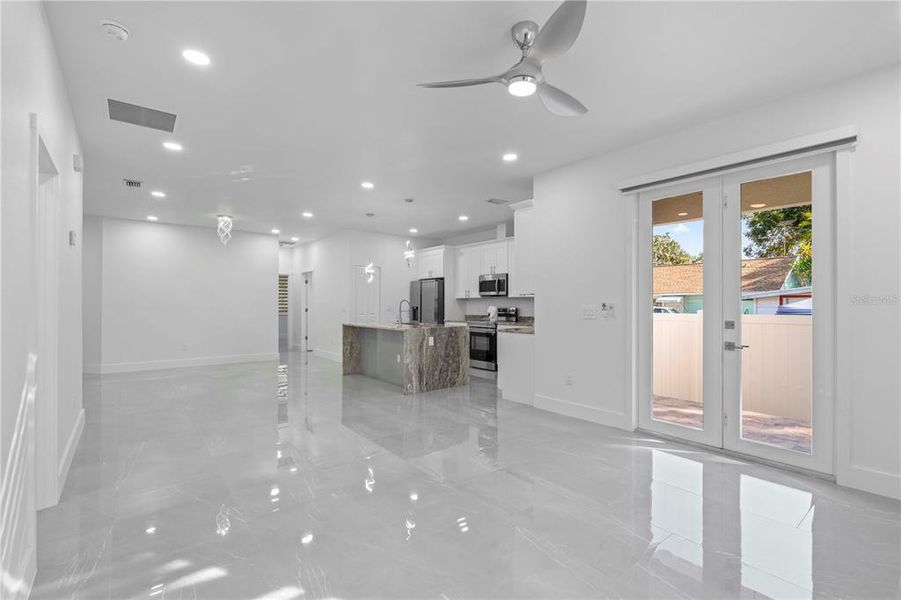 Spacious, unfurnished interior of a new home in , Pinellas Park (Image 29).