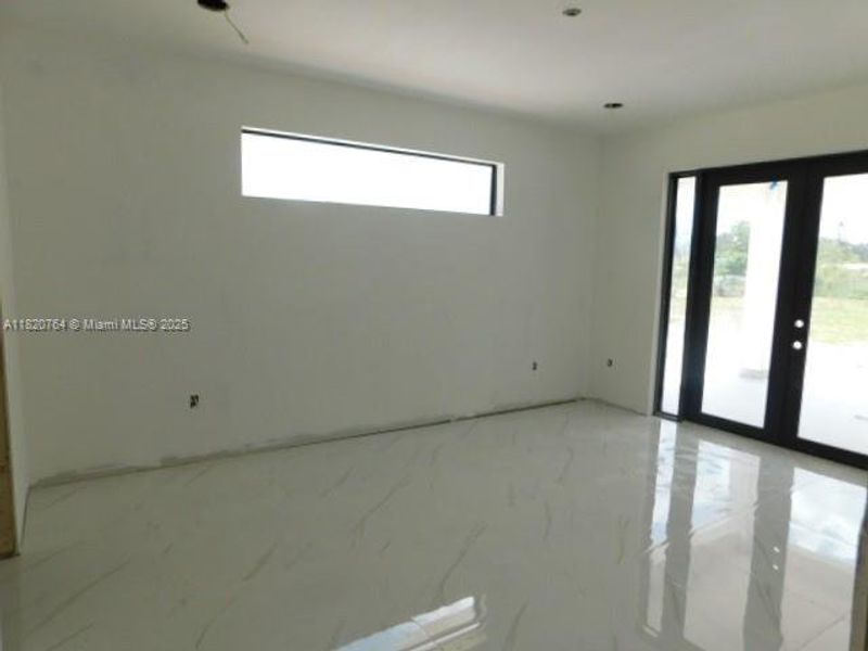 Spacious, unfurnished interior of a new home in , Clewiston (Image 3).