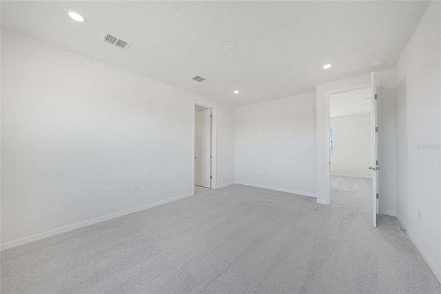 Spacious, unfurnished interior of a new home in Turnleaf, Punta Gorda (Image 35). Spacious, unfurnished interior of a new home in Turnleaf, Punta Gorda (Image 35).