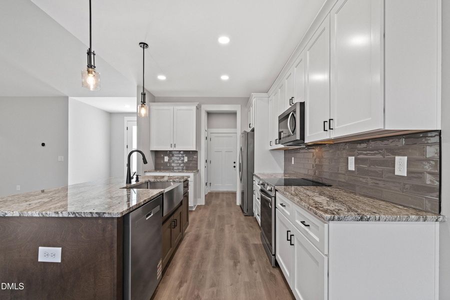 11-9400 Turkey Way _0935