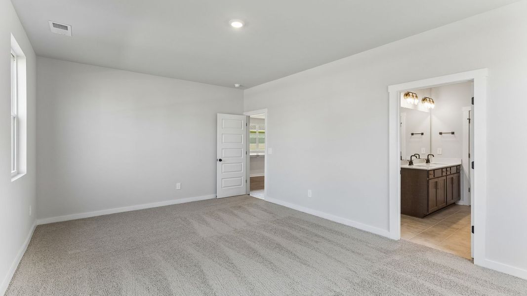 Spacious, unfurnished interior of a new home in Reserve at Hickory Ridge, Columbia (Image 36). Spacious, unfurnished interior of a new home in Reserve at Hickory Ridge, Columbia (Image 36).