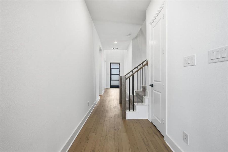 Spacious, unfurnished interior of a new home in Tavolo Park, Fort Worth (Image 22).