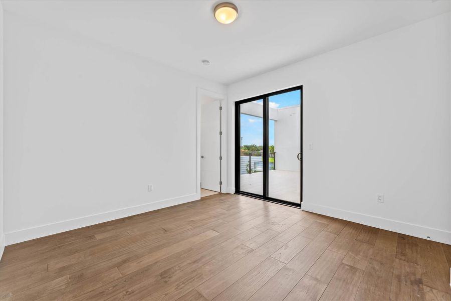 Spacious, unfurnished interior of a new home in , Weston (Image 71).