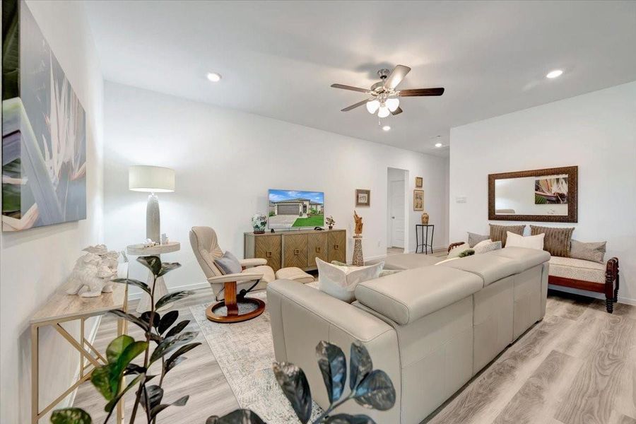 Furnished interior view inside a new home in Pelican Pointe, Texas City (Image 27).