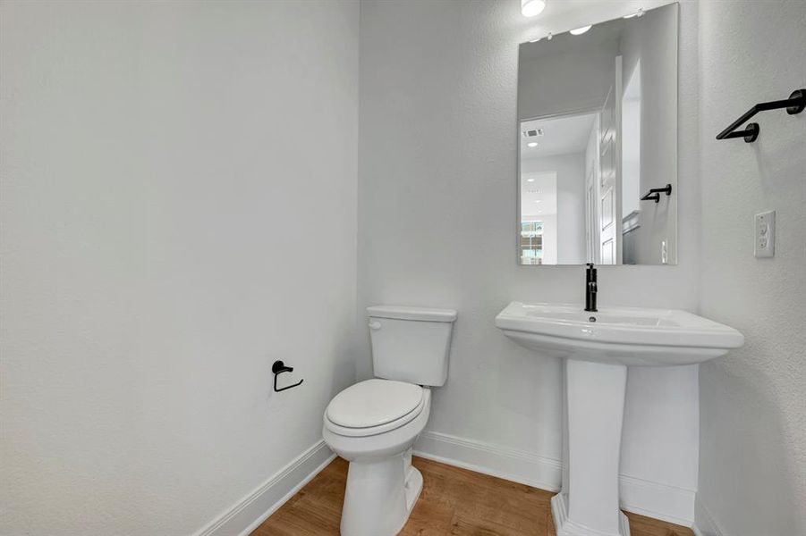 Furnished interior view inside a new home in Painted Tree Woodland West – Village, McKinney (Image 14).