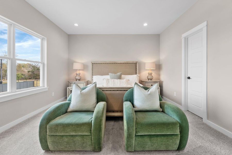 Photos are of a different unit.