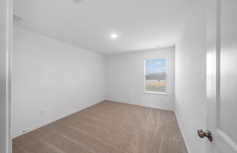 Spacious, unfurnished interior of a new home in River Ranch, Dayton (Image 23).