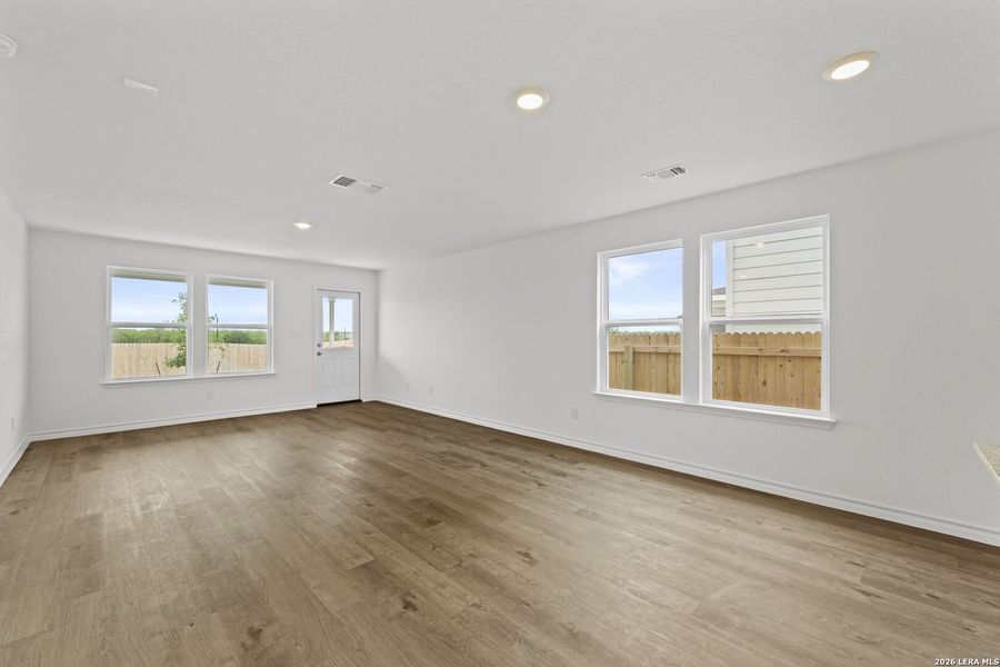 Spacious, unfurnished interior of a new home in Dove Song, Marion (Image 33).