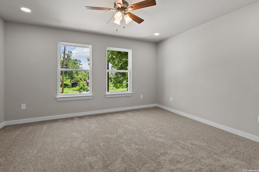 Spacious, unfurnished interior of a new home in , San Antonio (Image 9).