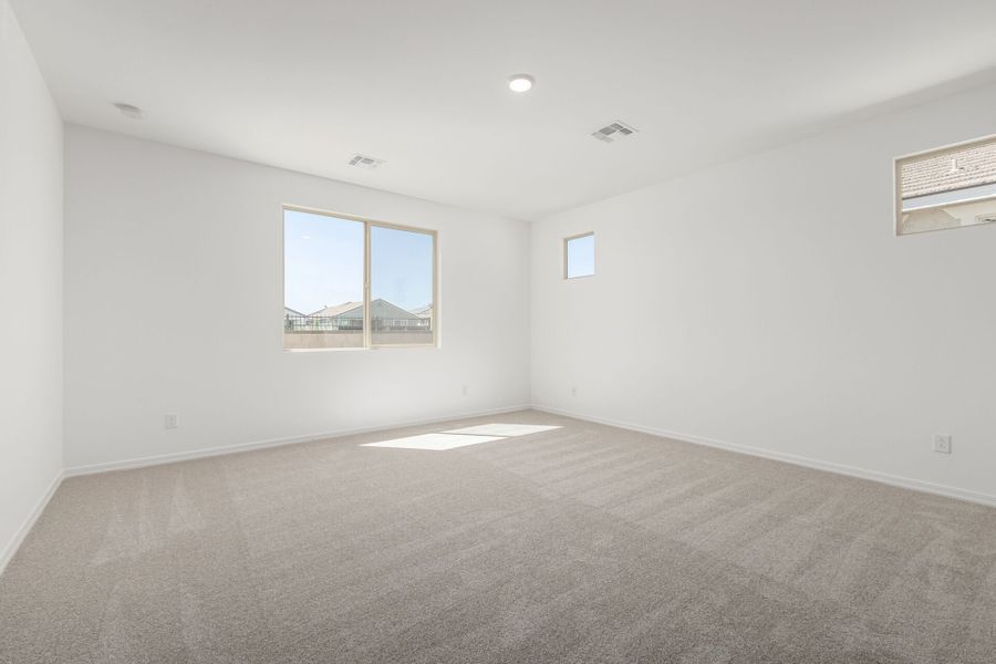 Spacious, unfurnished interior of a new home in Tyler Ranch, Buckeye (Image 13).