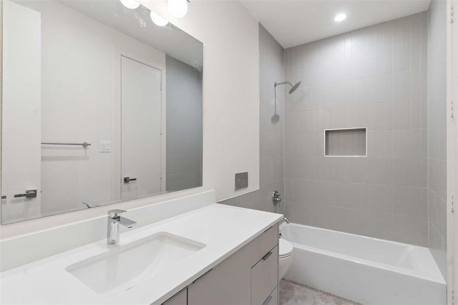 Furnished interior view inside a new home in , Dallas (Image 3).