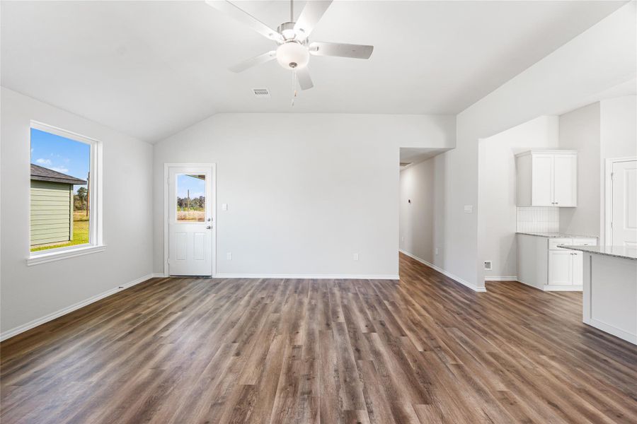 Spacious, unfurnished interior of a new home in , Splendora (Image 21).
