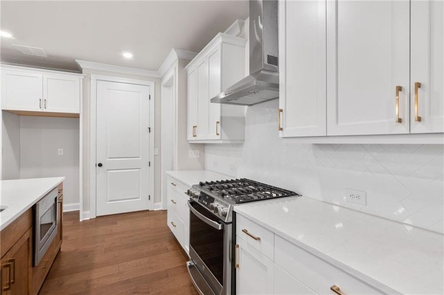 Spacious, unfurnished interior of a new home in Waterside Townhomes, Peachtree Corners (Image 32).