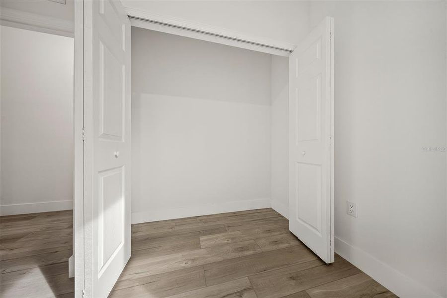 Spacious, unfurnished interior of a new home in , Dunnellon (Image 19).