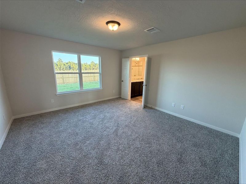 Spacious, unfurnished interior of a new home in Sterling Ridge, Huntsville (Image 9). Spacious, unfurnished interior of a new home in Sterling Ridge, Huntsville (Image 9).