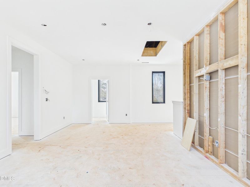 CAM06429G6-PR0007-STILL017