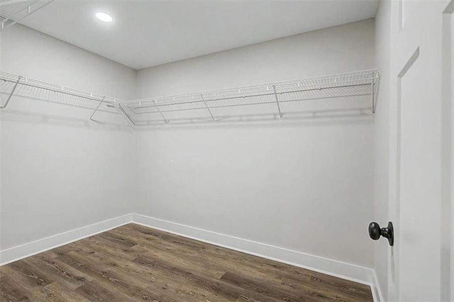 Spacious, unfurnished interior of a new home in , Emerson (Image 26).